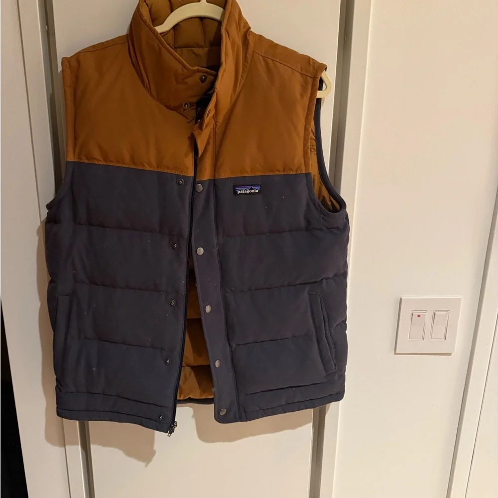 Patagonia Kids' Navy and Tan Puffer Vest - Picture 2 of 3